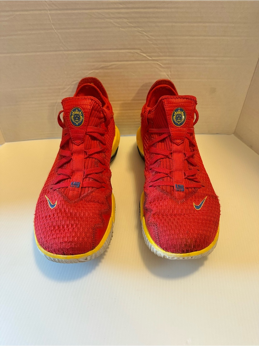 Nike Lebron 16 Low SuperBron CK2168-600 Red Yellow Blue Mens Size 9.5 Basketball